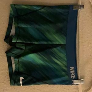 Nike dri fit gym short size L
